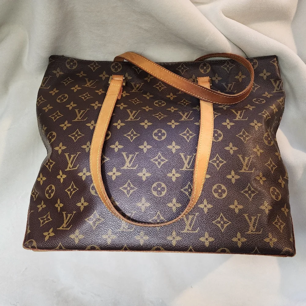 Louis Vuitton Tote - Picture 2 of 9